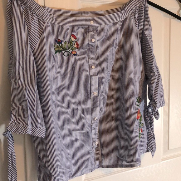 Over the shoulder blouse - Picture 2 of 2